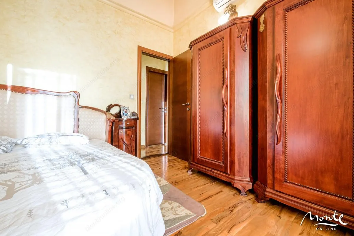 Sale, four bedroom apartment, 179m², Budva, Crna Gora