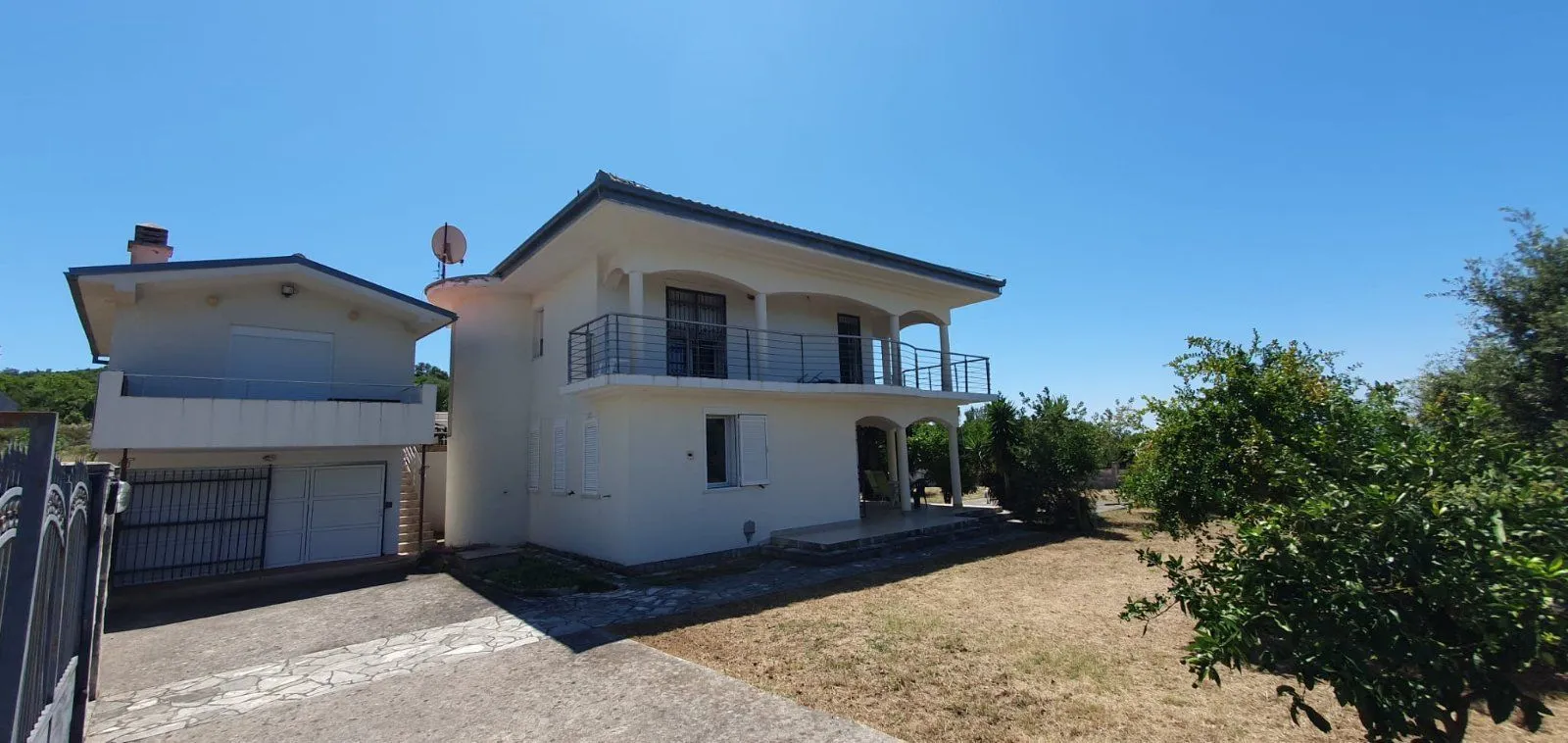 Izdavanje, kuća, 180m², Krimovica, Kotor