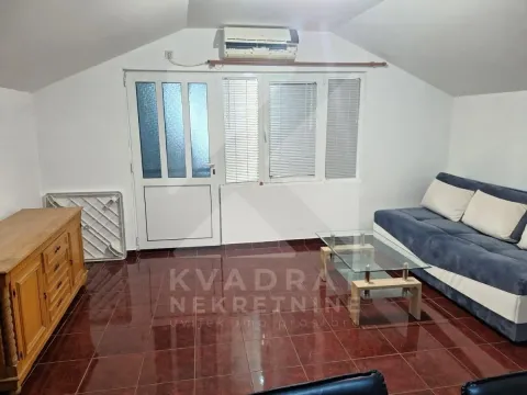 Rent, studio apartment, 25m², Tološka šuma, Podgorica - image 2