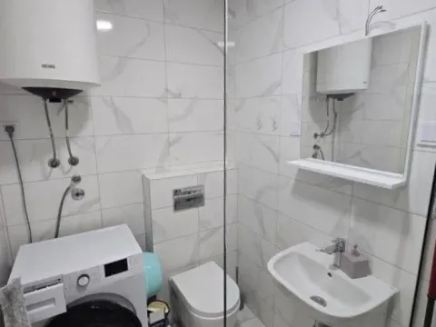 Izdavanje, jednosoban stan, 47m², Stari Aerodrom, Podgorica - image 7