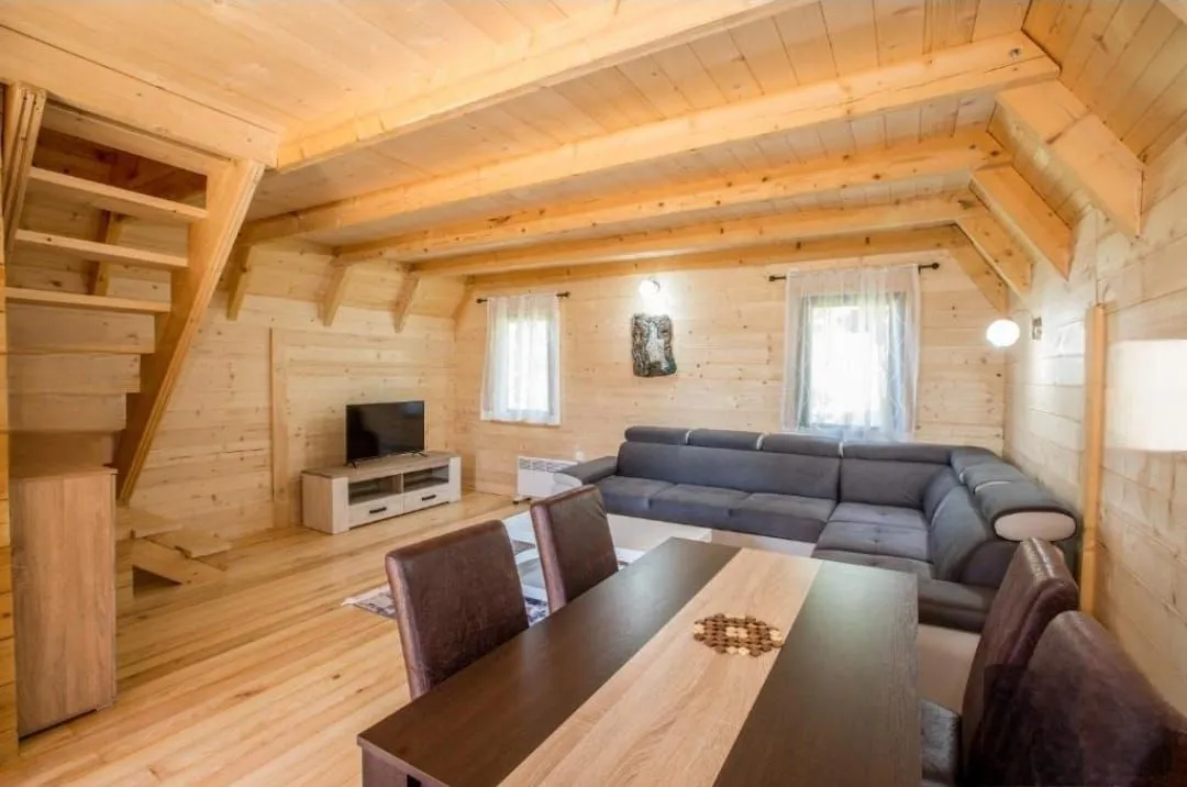 Prodaja, kuća, 207m², Borje, Žabljak