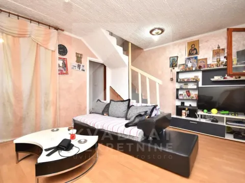 Prodaja, kuća, 75m², Zlatica, Podgorica - image 2