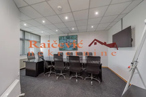 Izdavanje, poslovni prostor, 315m², Banovo Brdo, Beograd - image 13