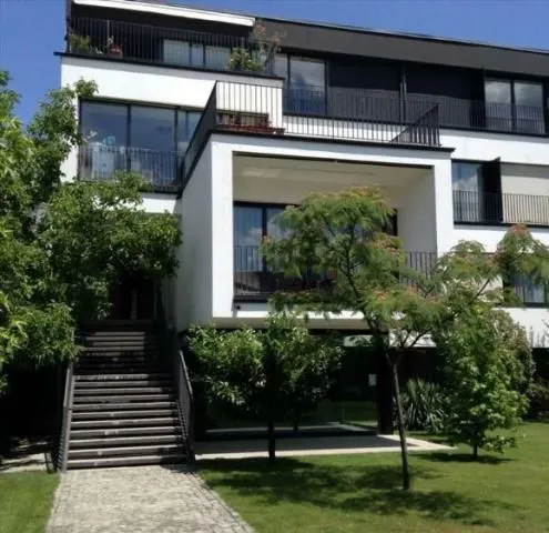 Izdavanje, trosoban stan, 118m², Savski Venac, Beograd