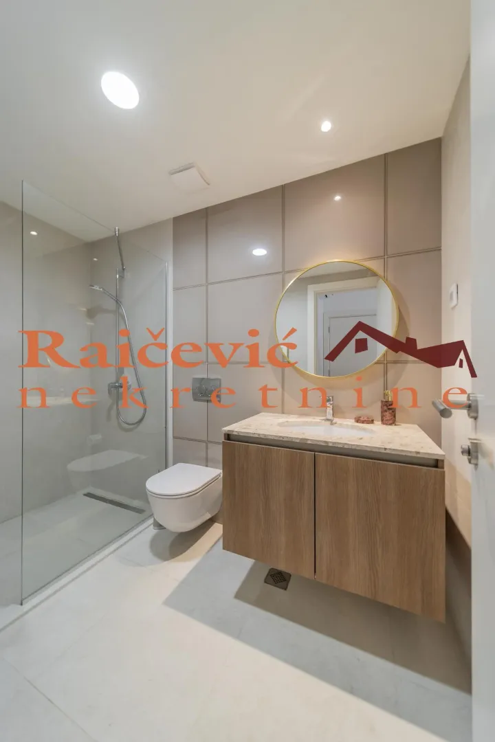 Izdavanje, trosoban stan, 76m², Savski Venac, Beograd
