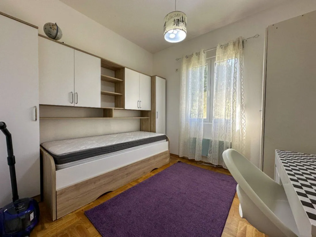 Izdavanje, kuća, 120m², Tološi, Podgorica