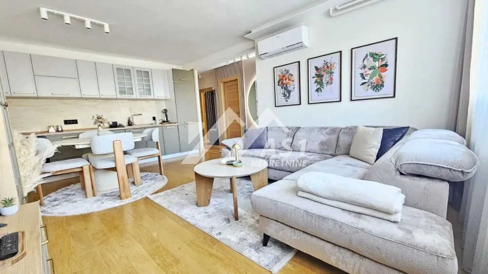 Izdavanje, dvosoban stan, 45m², Bulevar Oslobodjenja, Novi Sad Sve Podlokacije