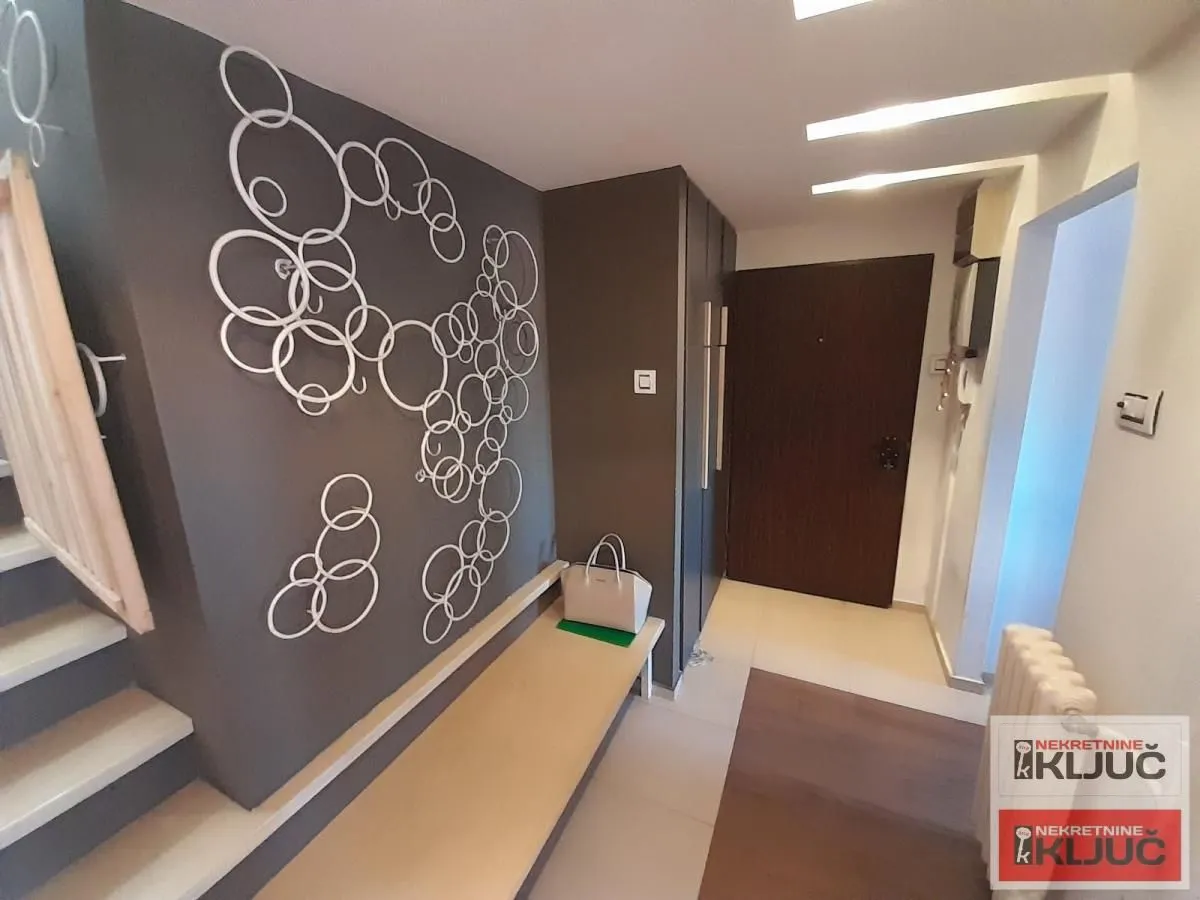 Prodaja, stan, 143m², Centar, Novi Sad