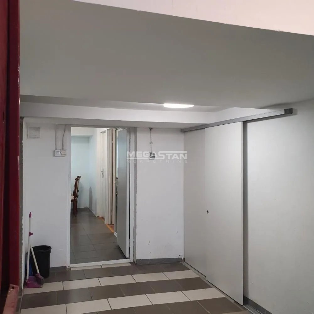 Sale, office space, 43m², Savski Venac, Beograd