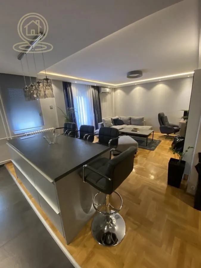 Izdavanje, dvosoban stan, 61m², Novo naselje, Novi Sad