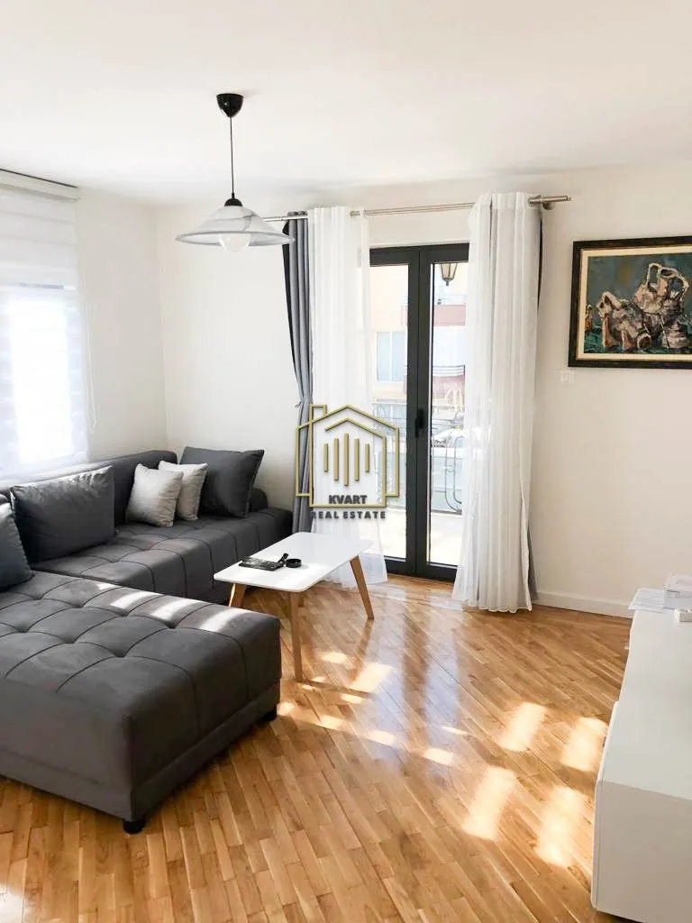 Izdavanje, dvosoban stan, 72m², Momišići, Podgorica