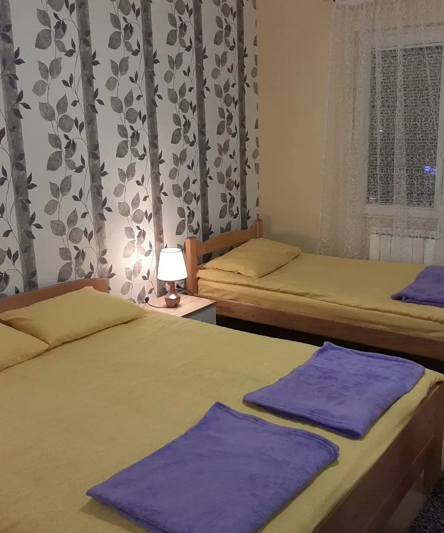 Izdavanje, dvosoban stan, 60m², Centar, Žabljak