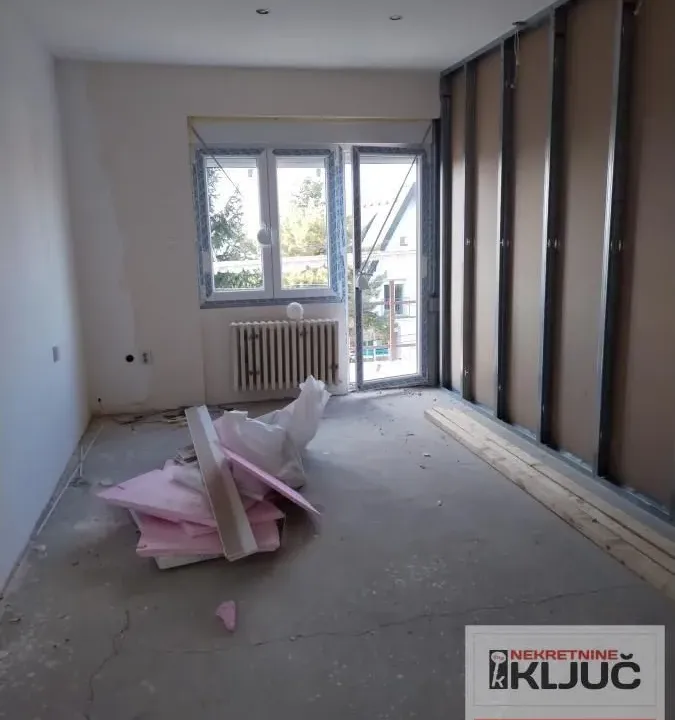 Prodaja, dvosoban stan, 44m², Sremska Kamenica, Petrovaradin