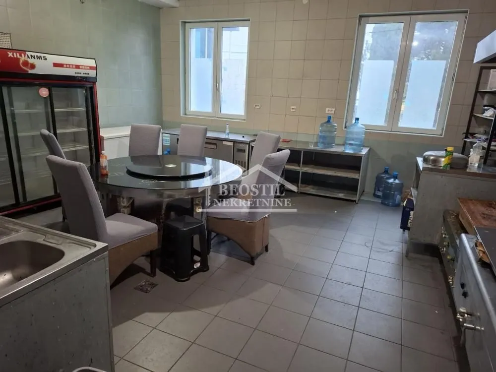 Izdavanje, poslovni prostor, 400m², Ledine, Beograd