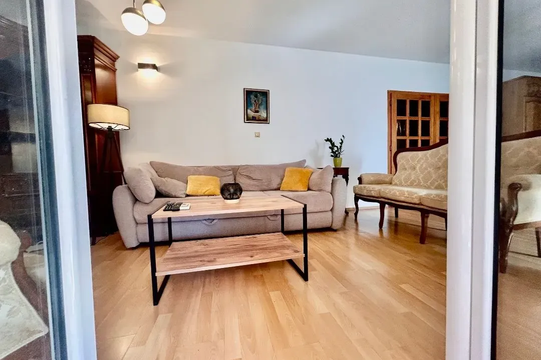 Rent, two bedroom apartment, 100m², Kalimanj, Tivat