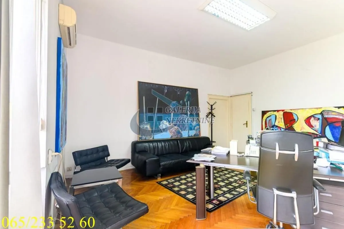 Prodaja, četvorosoban stan, 120m², Stari Grad, Beograd
