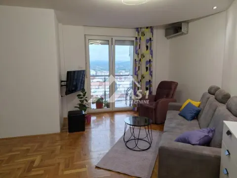 Izdavanje, trosoban stan, 70m², Bulevar Evrope, Novi Sad Sve Podlokacije - image 2