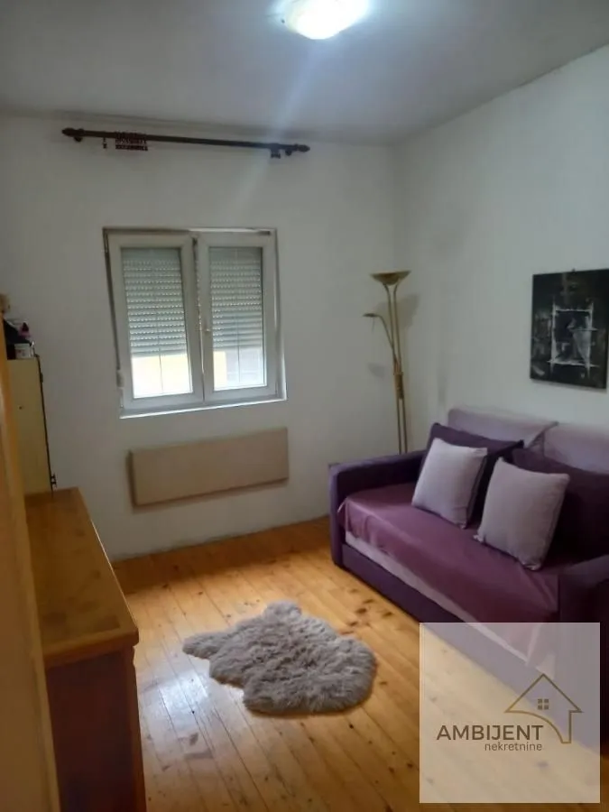 Sale, office space, 240m², Zemun Sve Podlokacije, Beograd