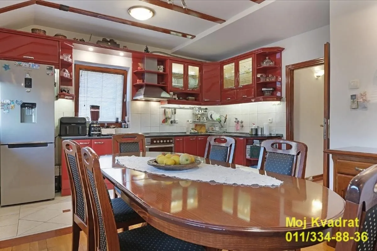 Sale, four bedroom apartment, 104m², Stari Grad, Beograd