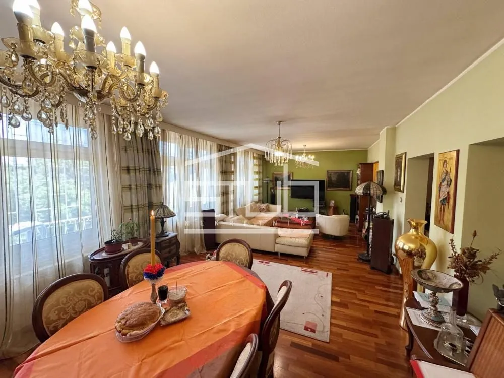 Sale, house, 500m², Golf Naselje, Beograd