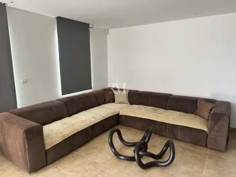 Izdavanje, trosoban stan, 160m², Kavač, Kotor - image 2