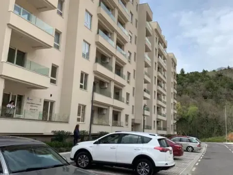 Rent, one bedroom apartment, 50m², Bečići, Budva - image 2