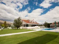 Prodaja, kuća, 930m², Tološi, Podgorica - image 10