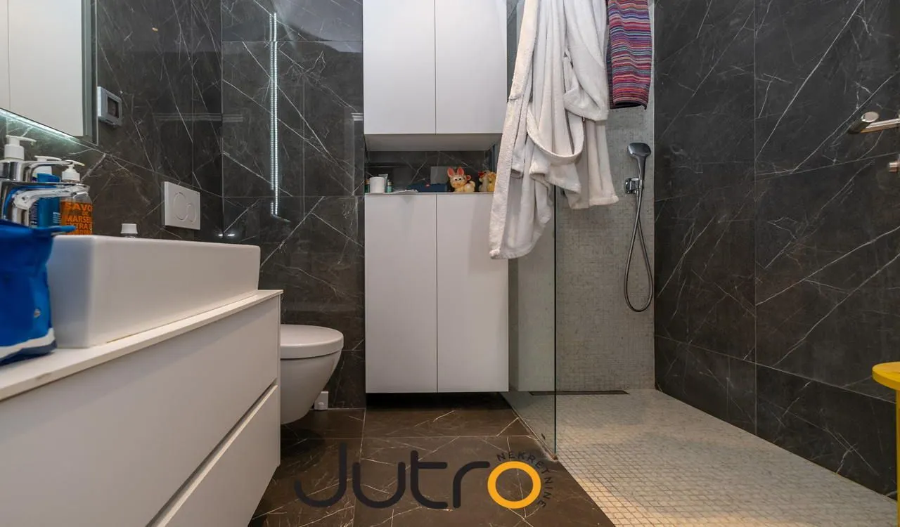 Izdavanje, trosoban stan, 142m², Zagorič, Podgorica
