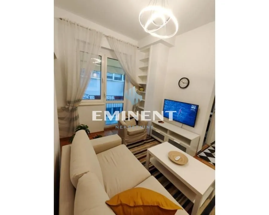 Rent, two bedroom apartment, 44m², Cvetni Trg, Vračar Sve Podlokacije