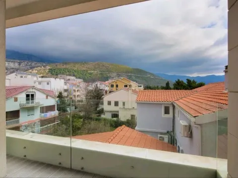 Sale, two bedroom apartment, 75m², Bulevar, Budva - image 11