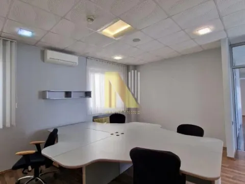 Izdavanje, poslovni prostor, 120m², Centar, Novi Sad - image 4