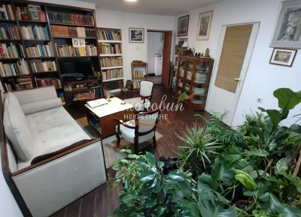 Prodaja, trosoban stan, 92m², Zemun Kej, Zemun Sve Podlokacije