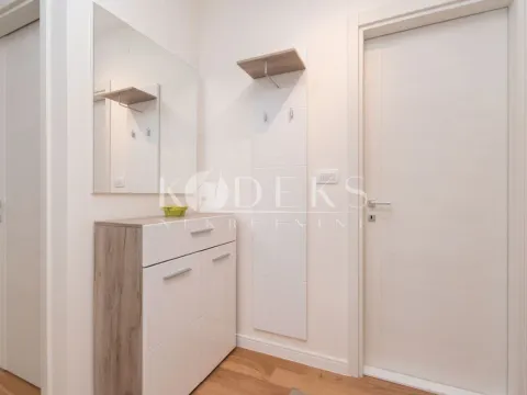Izdavanje, jednosoban stan, 39m², Central Point, Podgorica - image 8