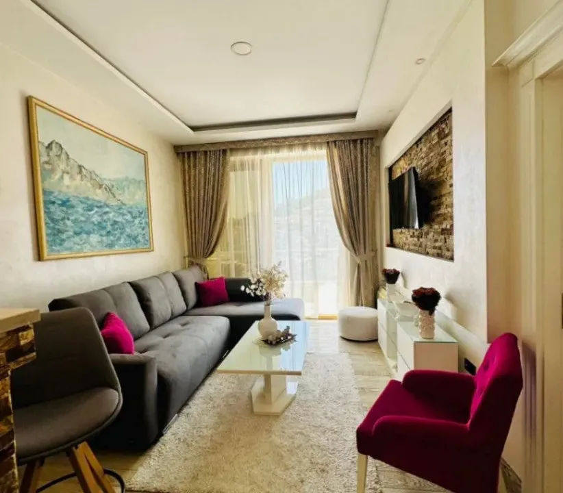 Izdavanje, jednosoban stan, 50m², Centar, Budva