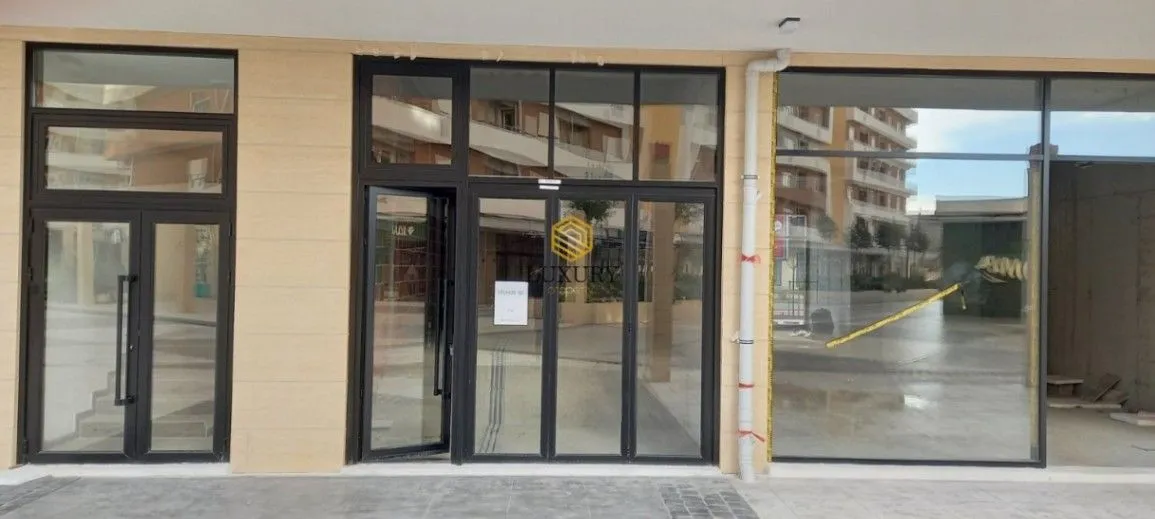 Izdavanje, poslovni prostor, 28m², Central Point, Podgorica