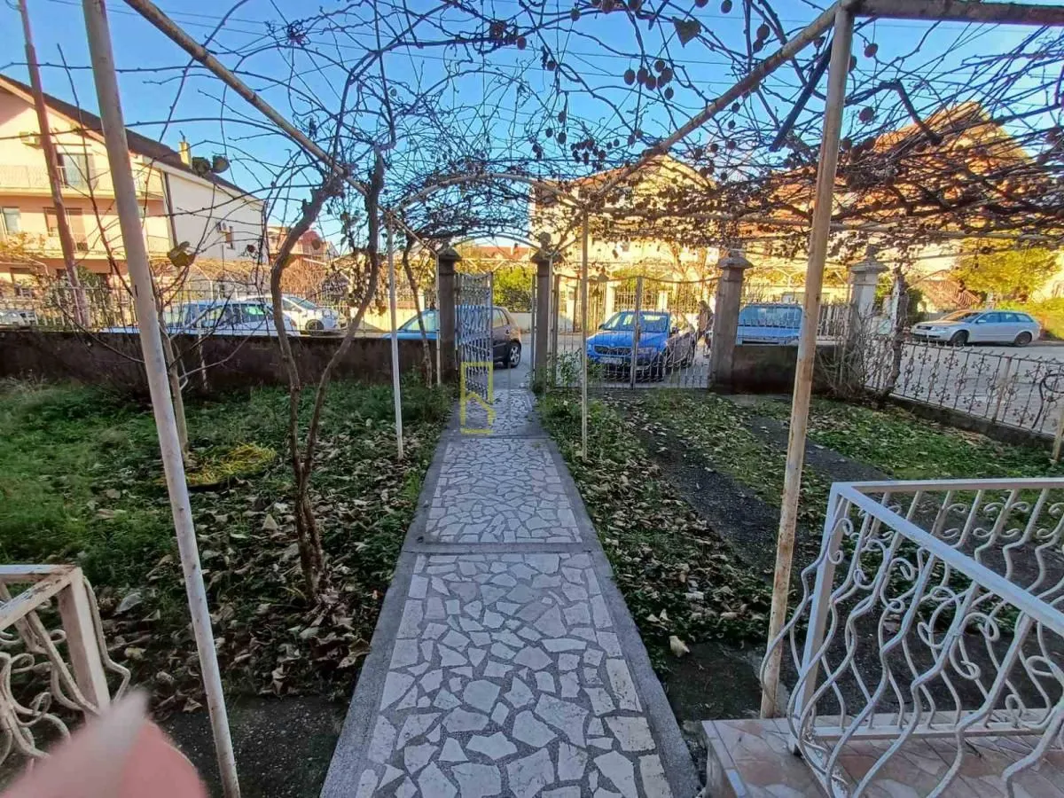 Prodaja, jednosoban stan, 45m², Stari Aerodrom, Podgorica