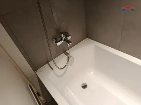 Izdavanje, dvosoban stan, 75m², Savski Venac, Beograd - image 8