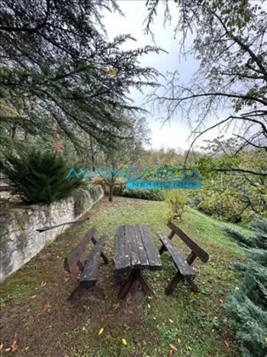 Izdavanje, stan, 250m², Sopot, Beograd