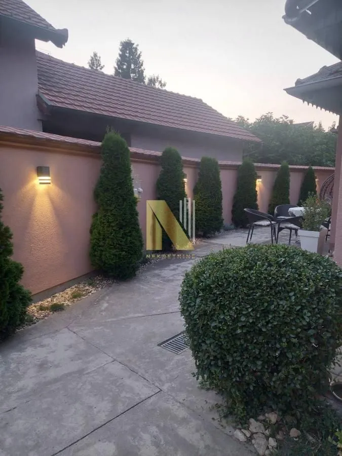 Prodaja, kuća, 102m², Cara Dušana, Novi Sad Sve Podlokacije