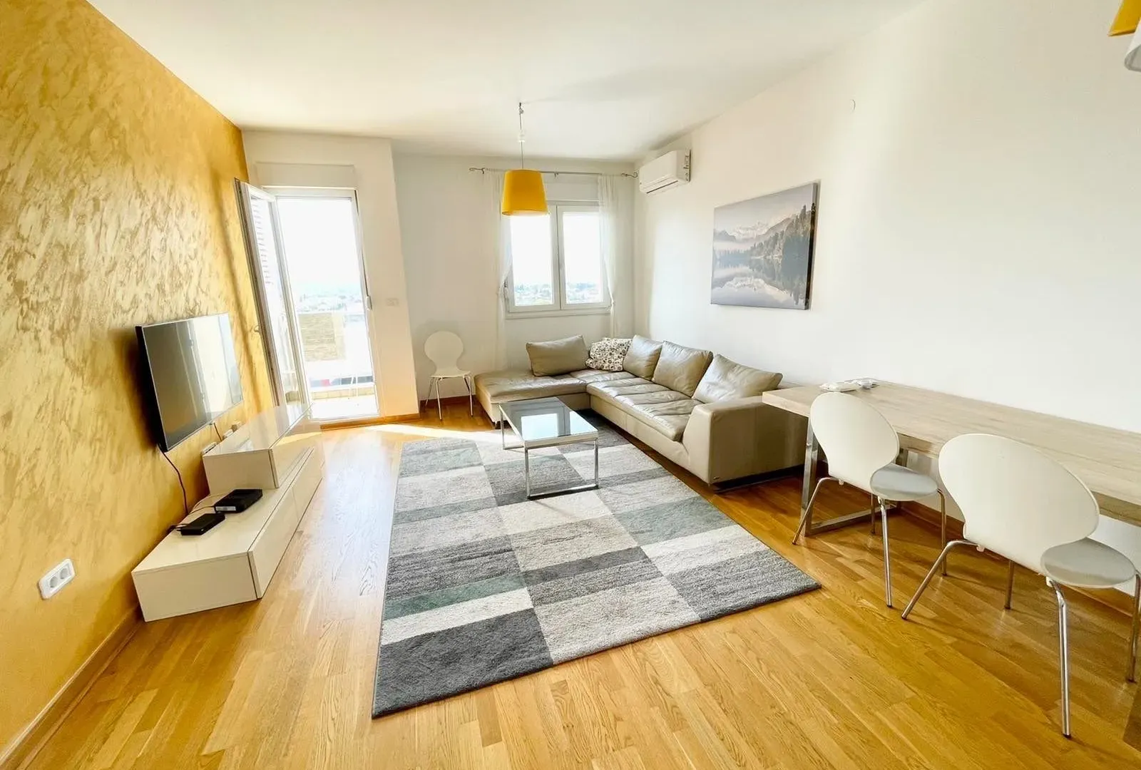 Rent, two bedroom apartment, 64m², City Kvart, Podgorica