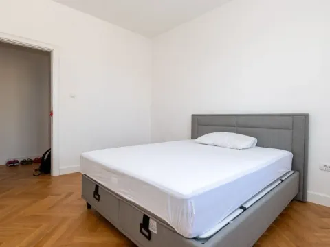 Rent, two bedroom apartment, 70m², Podgorica, Crna Gora - image 2