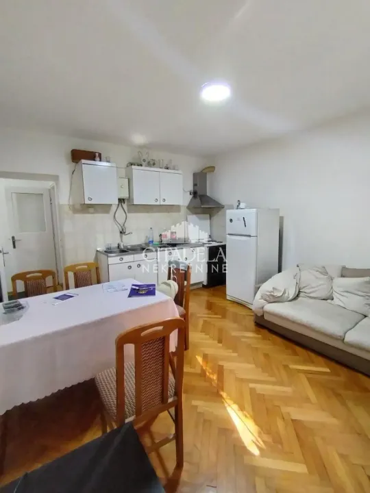 Prodaja, dvosoban stan, 47m², Banovo Brdo, Beograd