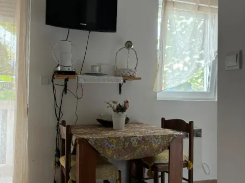 Izdavanje, garsonjera, 30m², Topla, Herceg Novi - image 8