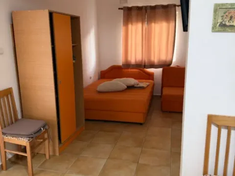 Izdavanje, garsonjera, 35m², Ilino, Bar - image 5