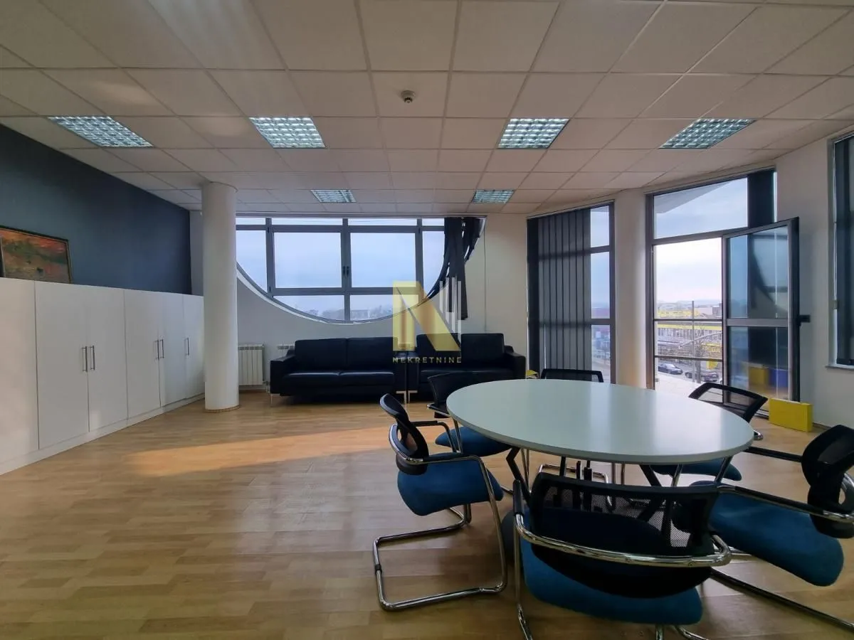 Rent, office space, 736m², Salajka, Novi Sad Sve Podlokacije