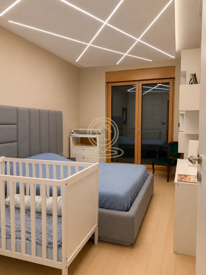 Izdavanje, četvorosoban stan, 104m², Stari Grad, Beograd