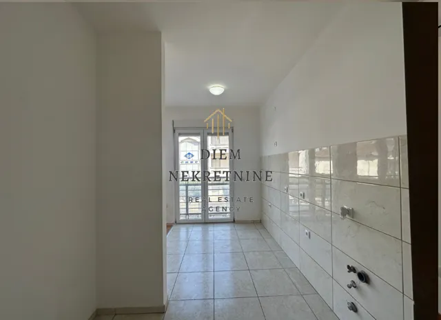 Prodaja, dvosoban stan, 73m², Dalmatinska ulica, Podgorica