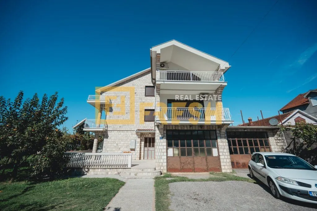 Prodaja, kuća, 400m², Murtovina, Podgorica