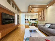 Izdavanje, dvosoban stan, 70m², City Kvart, Podgorica - image 1