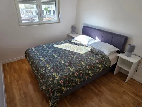 Izdavanje, jednosoban stan, 42m², Pobrežje, Podgorica - image 4